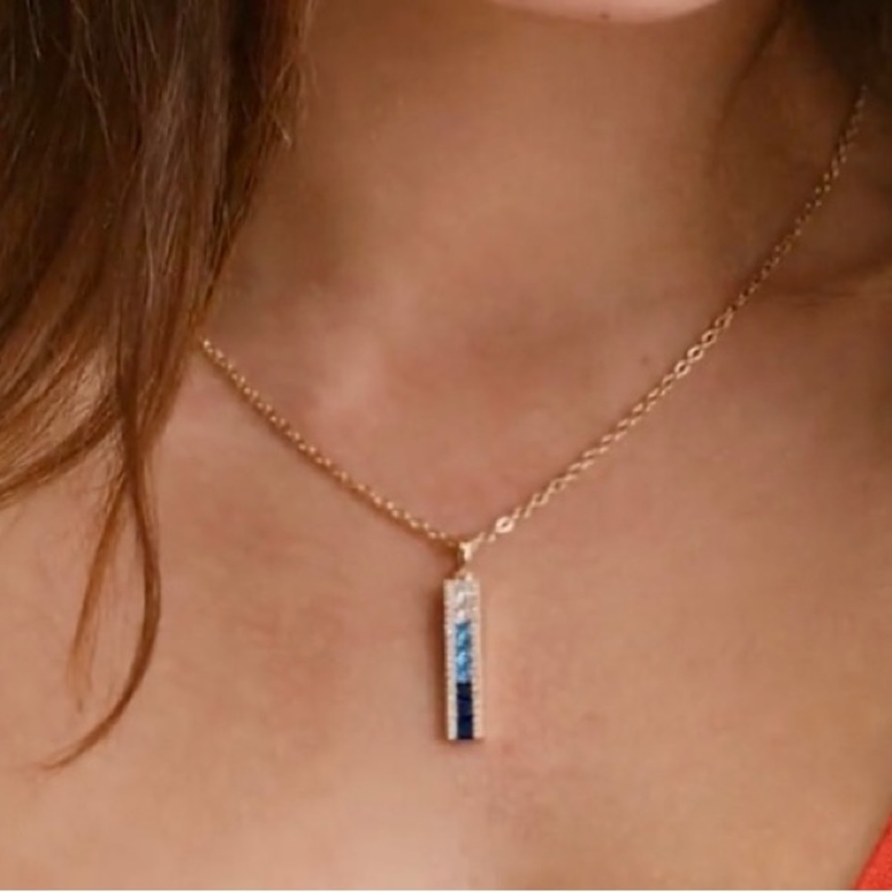 💙 NEW! NEVER WORN! Vince Camuto Blue Ombre Cubic Zirconia Necklace. 💙